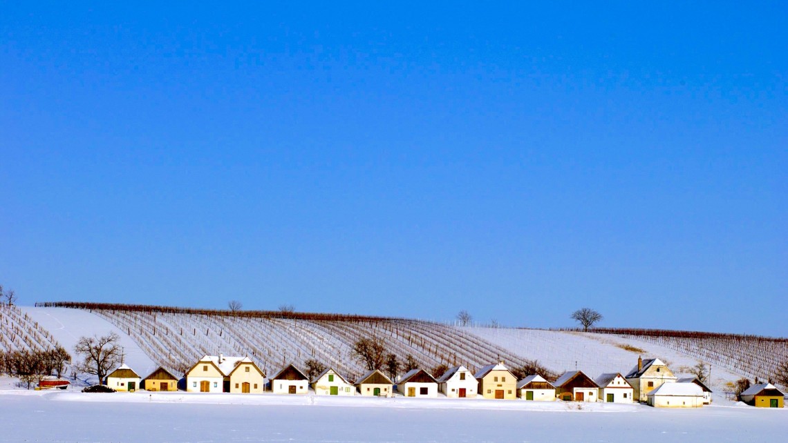 PR Bild Weinviertler Kellergasse im Winter © Weinviertel Tourismus / Mödl