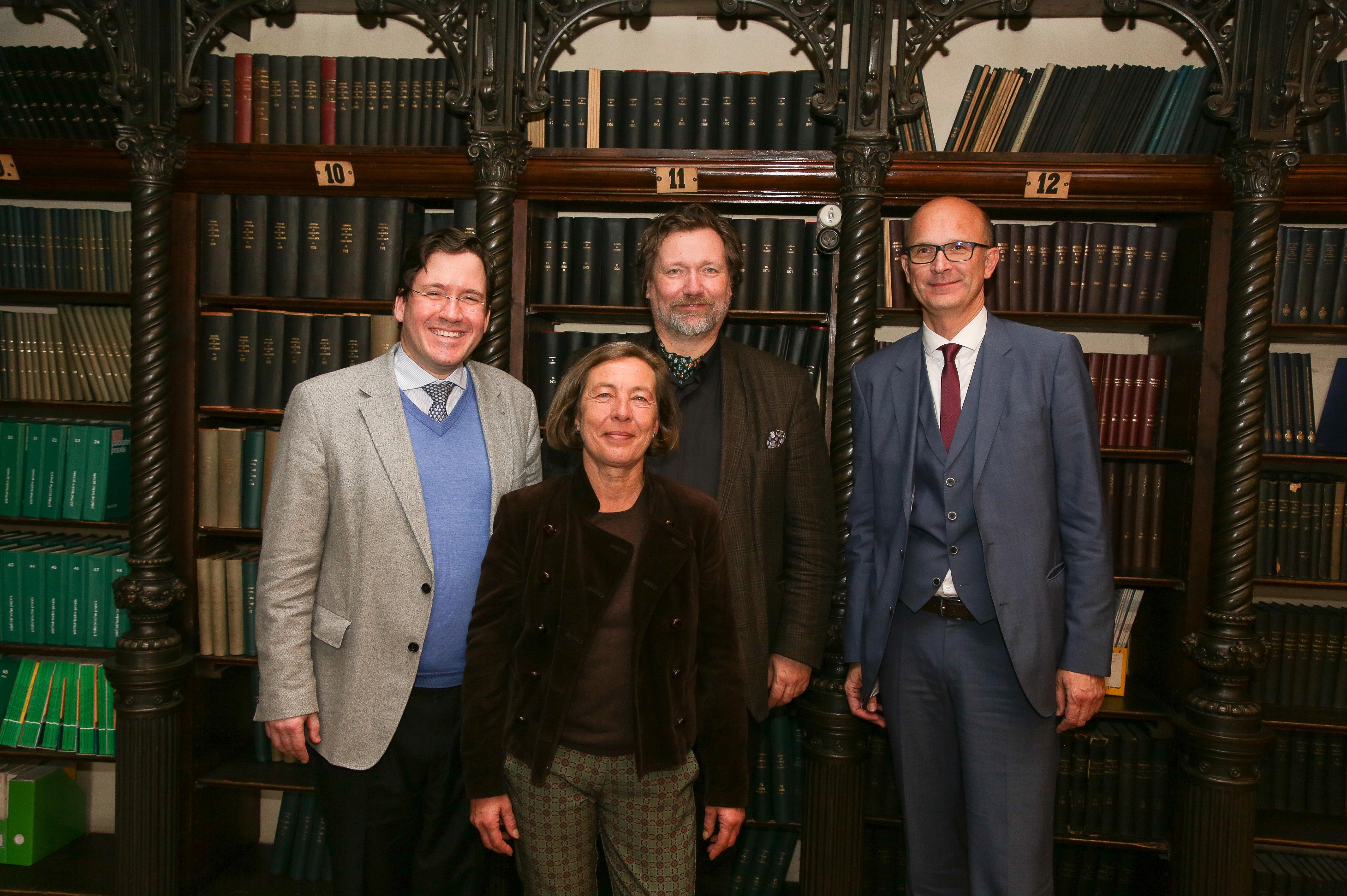 Pressebild ÖGIA PK Nov. 2017, Univ. Prof. Dr. Gerit Holter Schernthaler (Präsident der ÖGIA), Univ. Prof. Dr. Maria Schoder (Präsidentin der ÖGIR), Univ. Prof. Dr. Thomas Hölenzbein (Präsident der ÖGG) und Univ. Prof. Dr. Peter Marschang (Incomming Präsident der ÖGIA)
