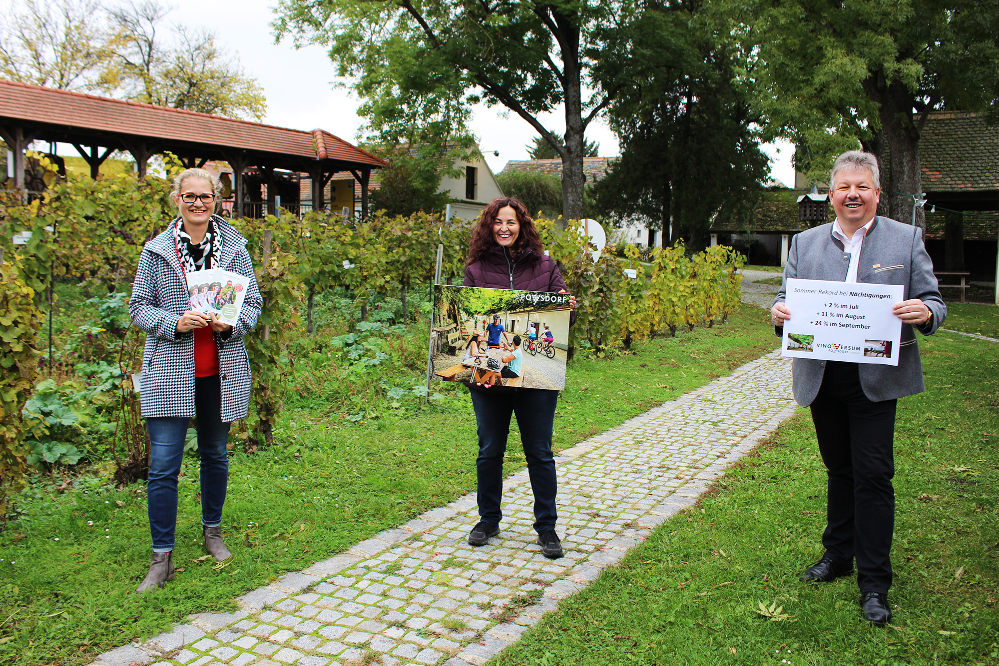 Vino-Versum-Geschäftsführerin Susanne Reidlinger, Stadträtin Gudrun Sperner-Habitzl, Bürgermeister Thomas Grießl © Vino Versum
