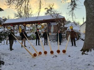 Alphörner beim Poysdorfer Christkindlmarkt © Vino Versum Poysdorf Tourismus