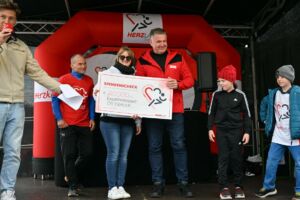 Scheckübergabe © Foto Moser & Max Slovencik