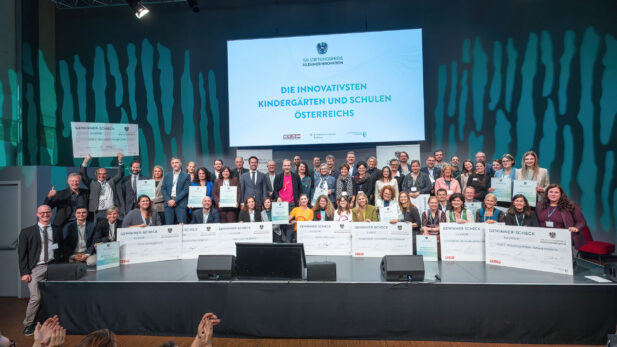 Preistraeger-ISB-Stiftungspreis-Bildungsinnovation-©-ISB-APA-Fotoservice-Tanzer