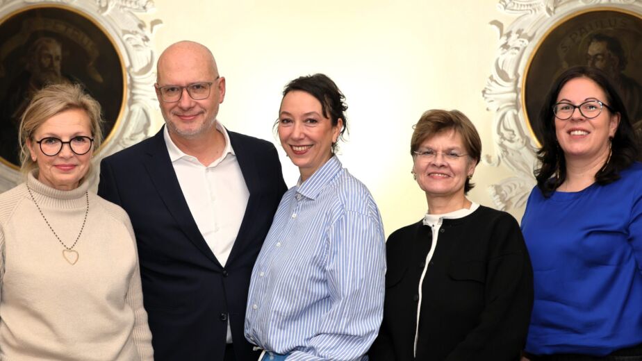 Gruppenfoto (v.l.n.r. Heidemarie Svehla, Andreas Weissenbäck, Ursula Strauß, Ulrike Greiner, Agnes Schwarzenberger-Berthold) © Johannes Martschin