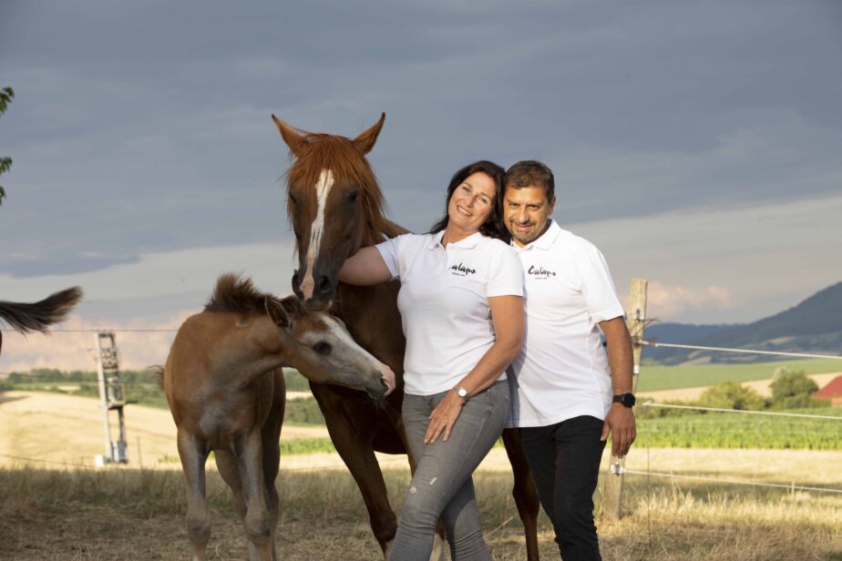 Daniela Vadehra und Anil Vadehra mit Pferden © Nora Köck